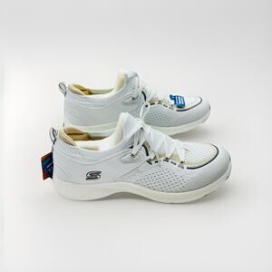 Skechers Women’s Vapor Foam Move-Define White Sneaker Size 8.5 US (104625)
